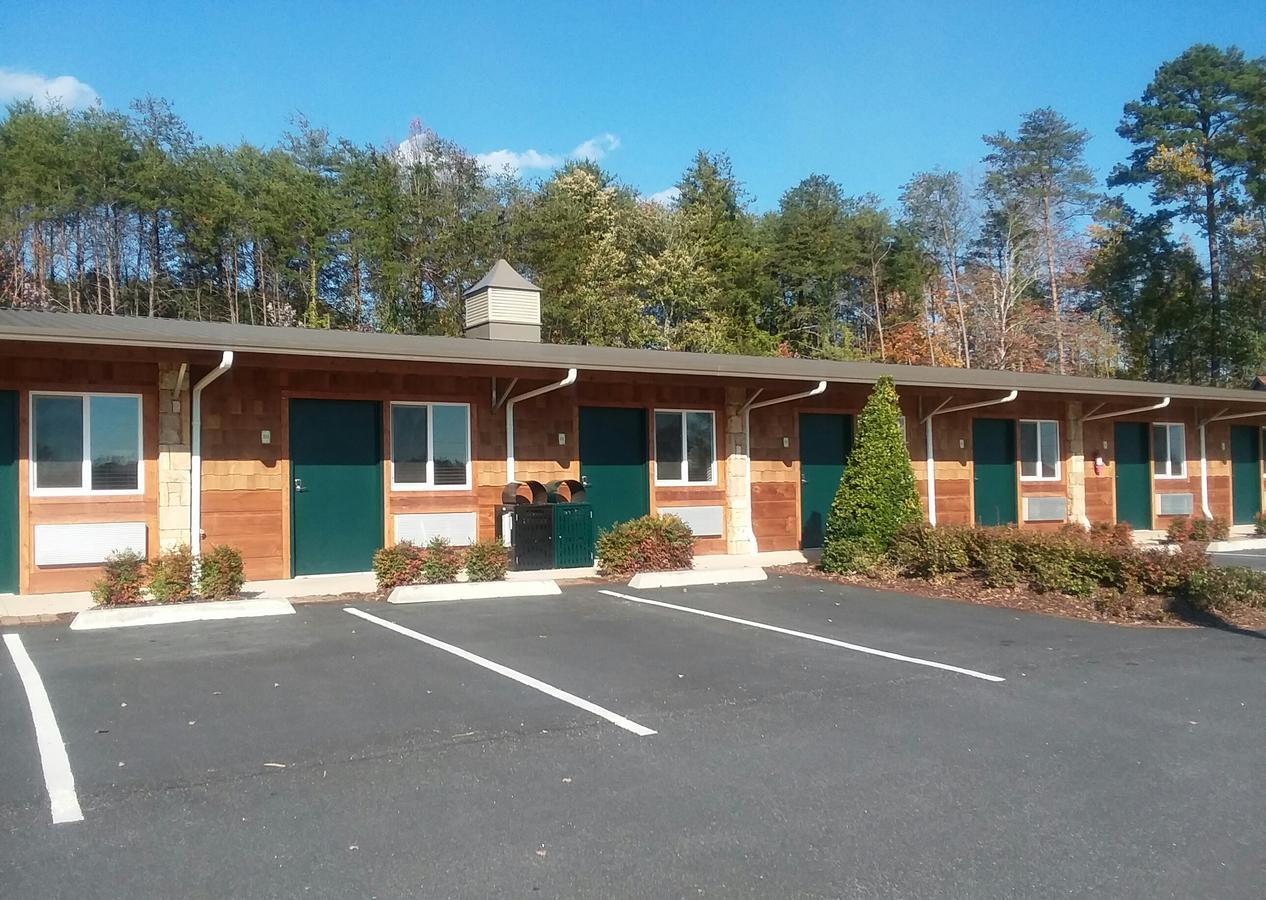 Tryon Resort Mill Spring Extérieur photo